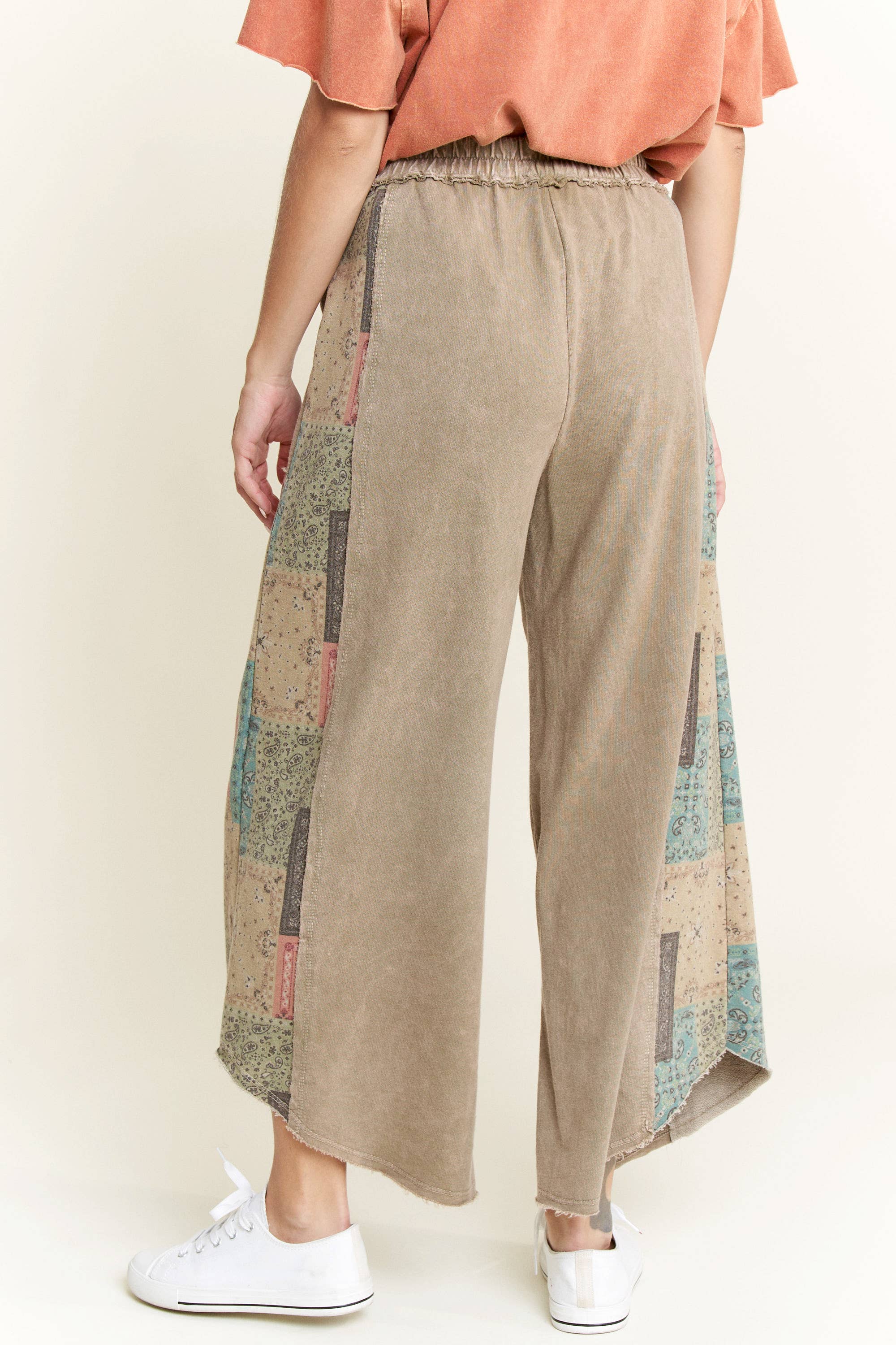 Teton Sand Paisley Cropped Pant